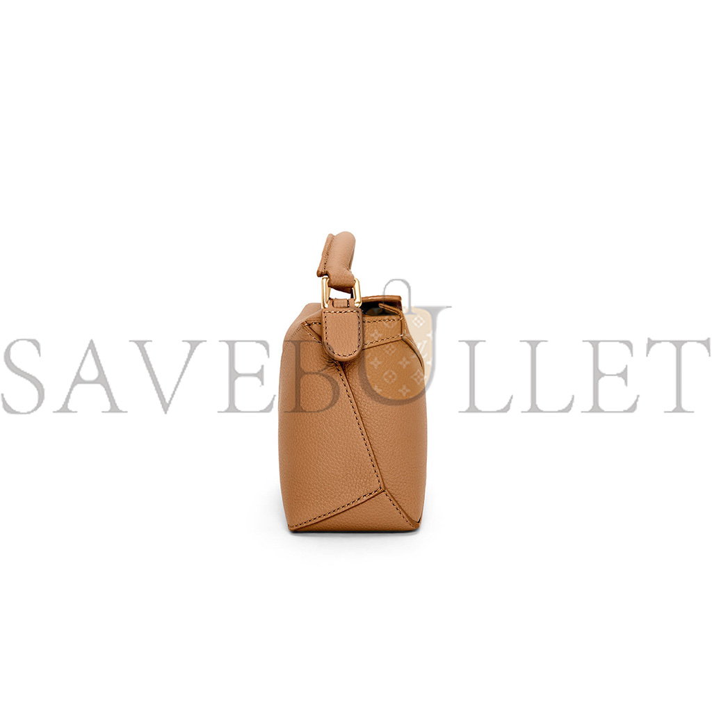 LOEWE MINI PUZZLE BAG IN SOFT GRAINED CALFSKIN A510P88X16 (18*12.5*8cm) LOEWE MINI PUZZLE BAG IN SOFT GRAINED CALFSKIN A510P88X16 (18*12.5*8cm)